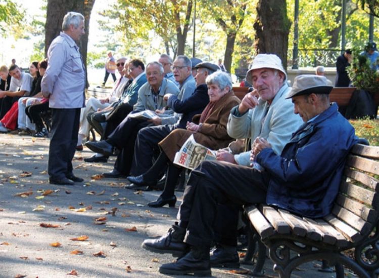 Penzioneri u Srpcu sve teže živi