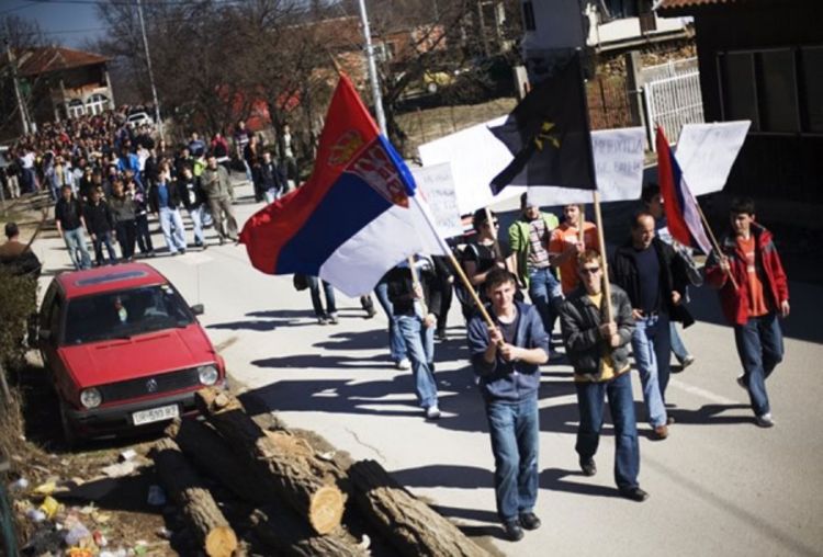 Štrpce: Albanci traže skidanje zastave Srbije