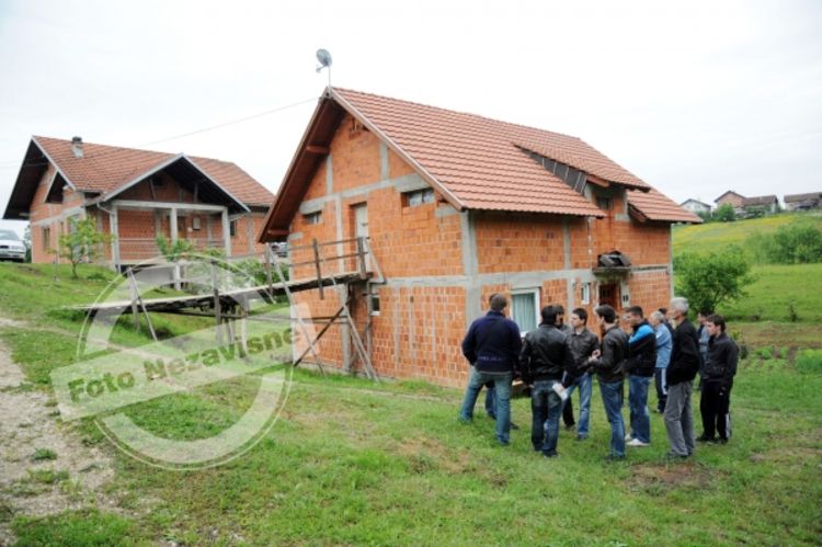 Tragedija u Banjaluci: Osnovac se objesio na tavanu (Foto)