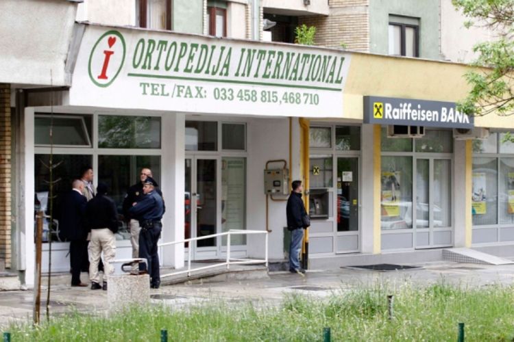 Razbojnik oteo 10.000 KM