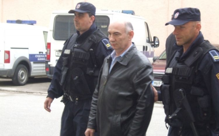 Zatvorski vrh iza rešetaka