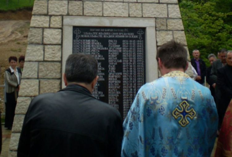 Služen parastos za 56 ubijenih Srba
