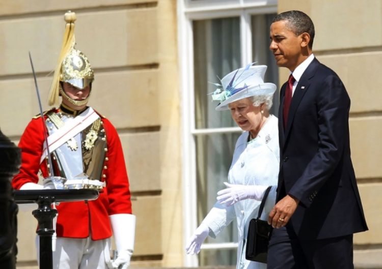 Britanska kraljica Elizabeta primila Baraka Obamu