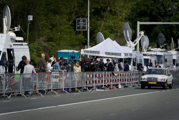 Ekipe izvještača spremno čekaju Mladića u Hagu (Foto)