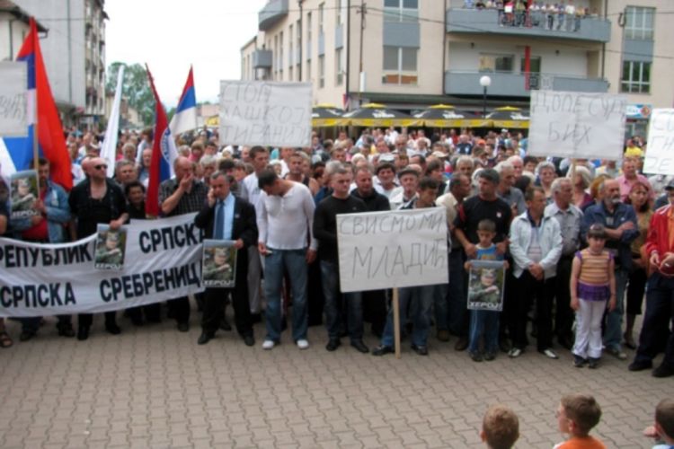 Bratunac: Vlast i srpski narod treba da pomognu odbranu Mladića