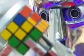 Robot složio Rubikovu kocku za 10 sekundi (Video)