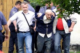 Pijani muškarac ranio suprugu i punicu
