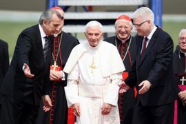 Josipović dočekao Papu: Dobrodošli, Vaša svetosti