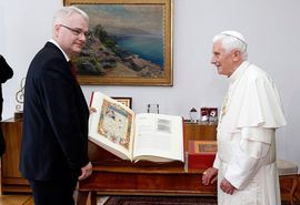 Josipović Papu upoznao s familijom