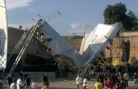 Više povrijeđenih prilikom pada bine za koncert Dejvida Gete u ...