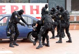 Više od 20 policajaca i carinika optuženi za prevare