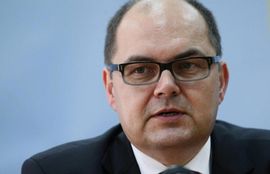 Šmit: Priznavanje granica nije uslov za Srbiju, ali je poželjno