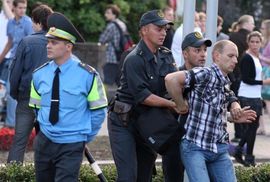 Vlasti u Bjelorusiji pritvorile više od 450 ljudi tokom protesta