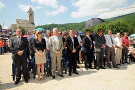 Hadezeovci i platformaši na odstojanju na obilježavanju Svetog Ive u ...