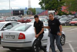Socijalni radnik ćuti o obljubi dječaka