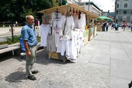 Zatrpaj rupu dok ne prođe festival