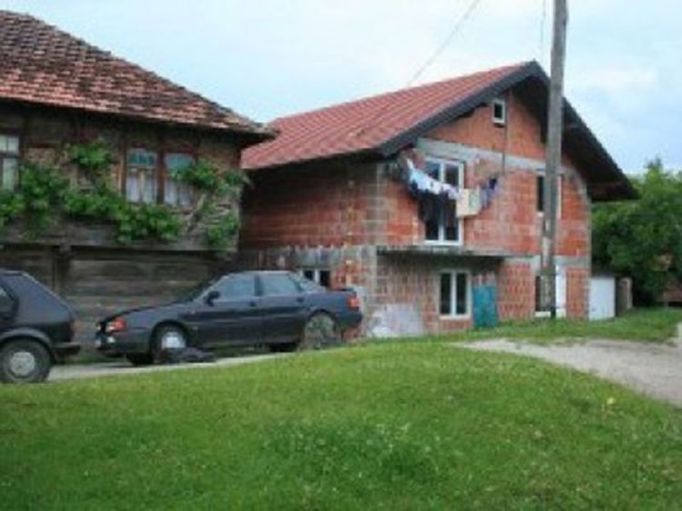 Tragedija u Bužimu: Grom usmrtio majku osmomjesečne bebe