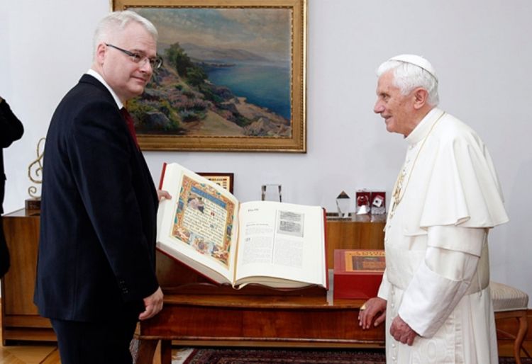 Josipović Papu upoznao s familijom