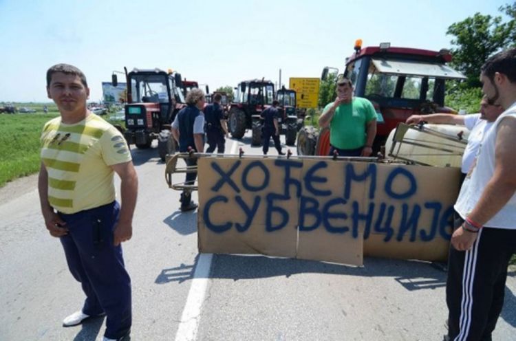 Poljoprivrednici prekinuli proteste i blokade puteva