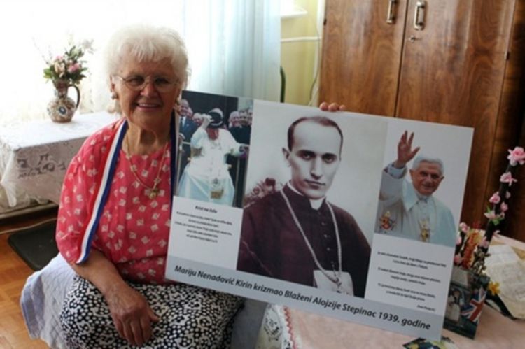 Baka putnik: Blindirala stan i otišla na susret s Papom Benediktom