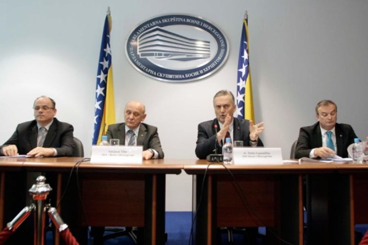 Stranke potpisnice platforme: Dva kandidata dio su taktike