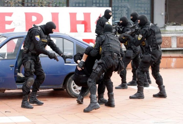 Više od 20 policajaca i carinika optuženi za prevare