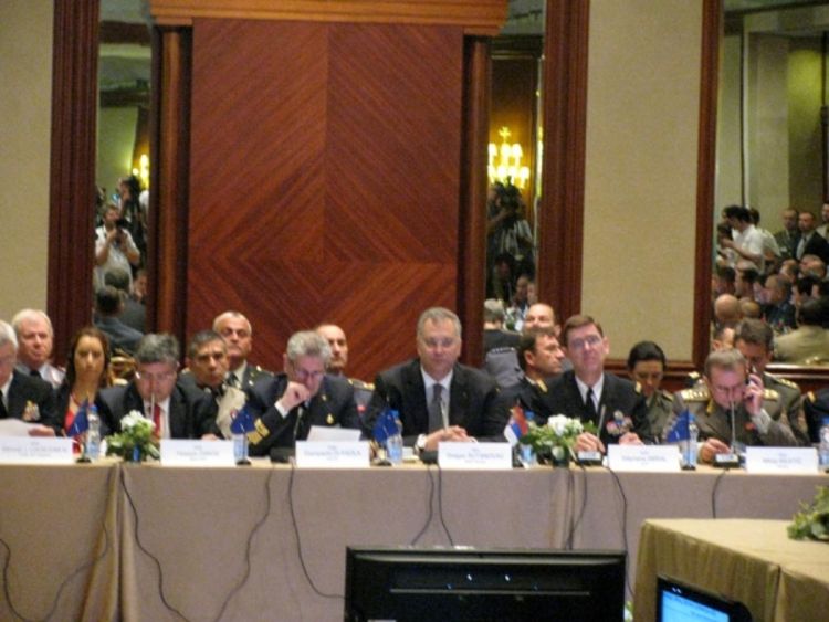 Šutanovac: Srbija u potpunosti posvećena ostvarivanju bezbjednosti u regionu