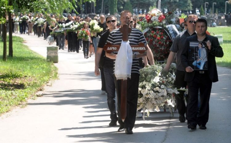 Darko Radovanović ispraćen pjesmom Ako je do mene (Foto, Video)