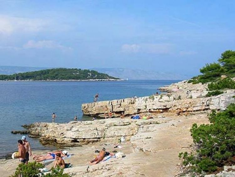 Banjalučanka na nudističkoj plaži u Igalu nosila pištolj