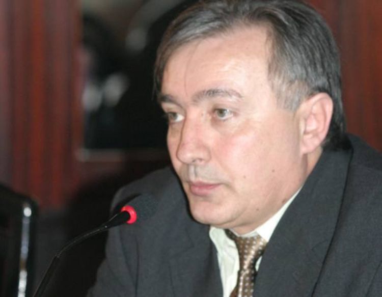 Slavo Kukić na čekanju