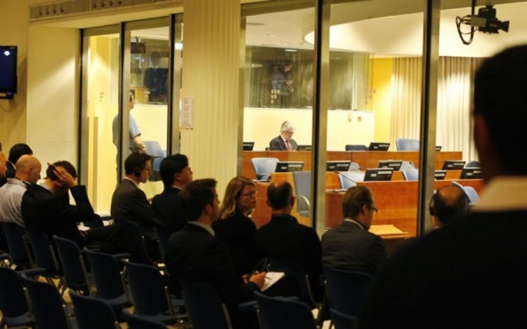 Svjedok na suđenju Karadžiću: Oružje JNA dijeljeno srpskom stanovništvu