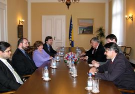 Radmanović: Međunarodna zajednica ne treba da bira strane u BiH