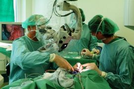 Švedski hirurzi presadili prvi sintetički organ