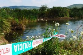 Udavila se tri rođena brata (Foto)