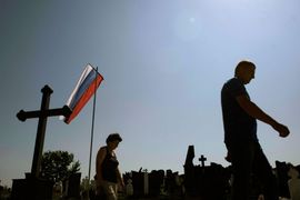 Radikali: Istjerali nas s groblja, pa nas jurili po Bratuncu