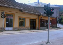 Demolirali kafanu Jugoslavija uz povike Alahu egber