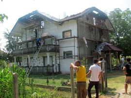 Izgorio krov kuće povratnika u Kozluk