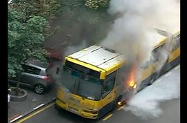 Izgorio autobus GSP u Sarajevskoj (Video)