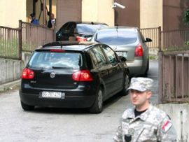 Goran Hadžić kreće u posjetu bolesnoj majci