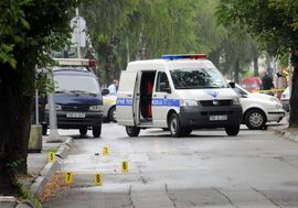Pritvor zbog bacanja bombi na policajce