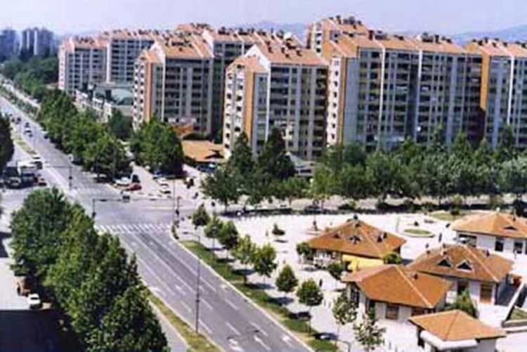 Pijana djevojka pokušala da reguliše saobraćaj