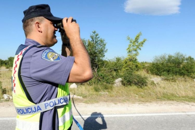  Paravinja lažima zameo trag: 80 ljudi traži na ruti kamiona (Foto)