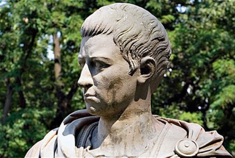 Pronađena džinovska statua Kaligule