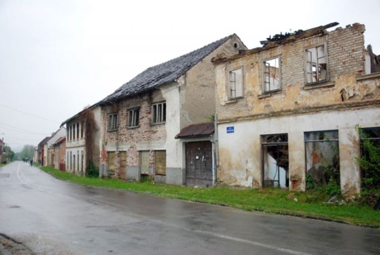 Srpski tužioci sa svjedocima zločina u Dvoru