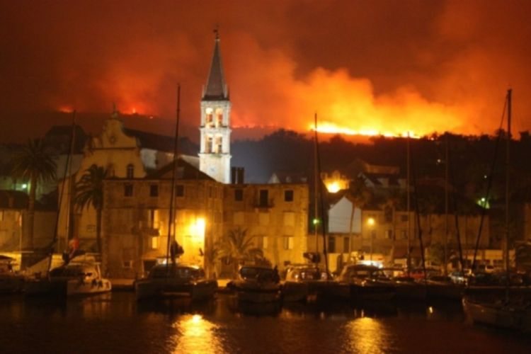 Ministar Bajs: Nema potrebe za evakuacijom stanovništva sa Brača