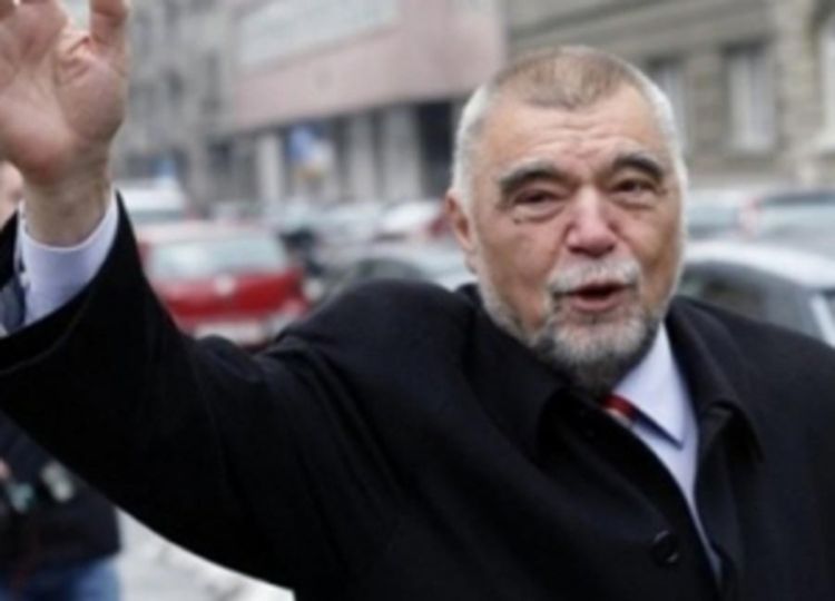 Stjepan Mesić dobio titulu počasnog doktora u Prištini