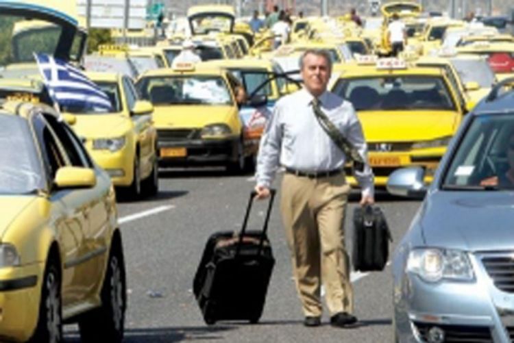 Taksisti blokirali atinski aerodrom