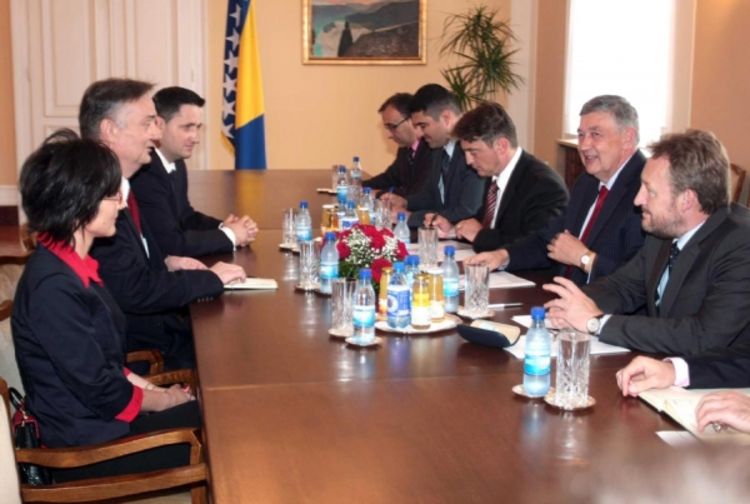 Stranački dogovori uz taktiku platformaša
