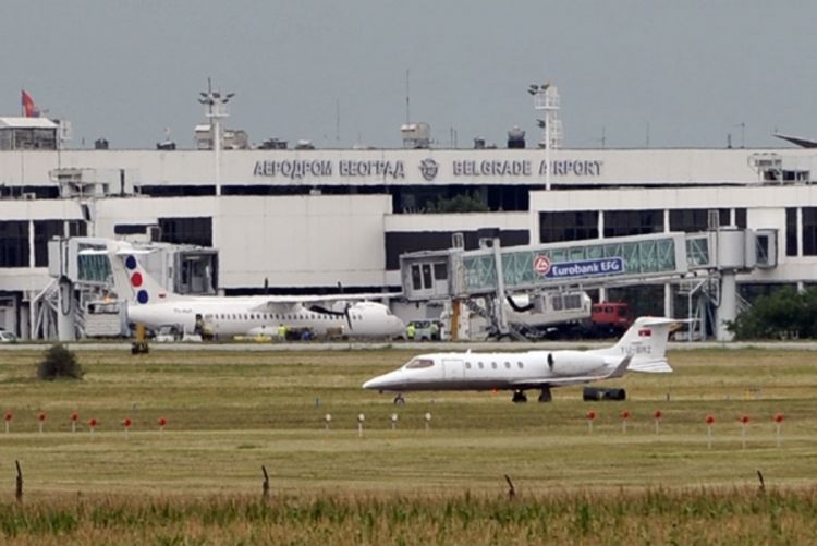 Avion s Hadžićem sletio u Roterdam