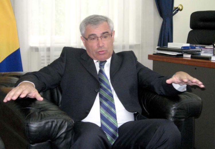  Poslanici čekaju Alkalajev raport